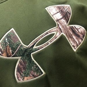 Brand new under armour sweatshirt